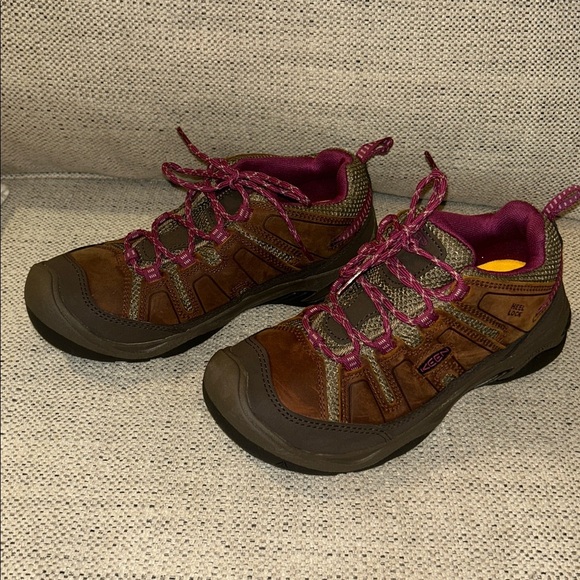 NWOT Keen Targhee III Waterproof Hiking Boots Size 8 brown purple contrast color - Picture 2 of 9